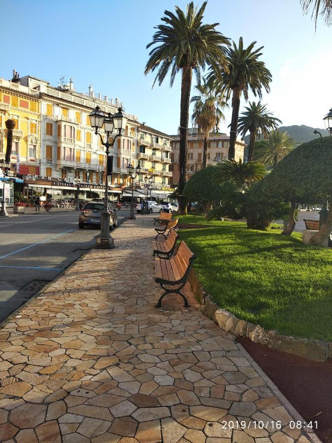 In Centro A Рапалло Экстерьер фото