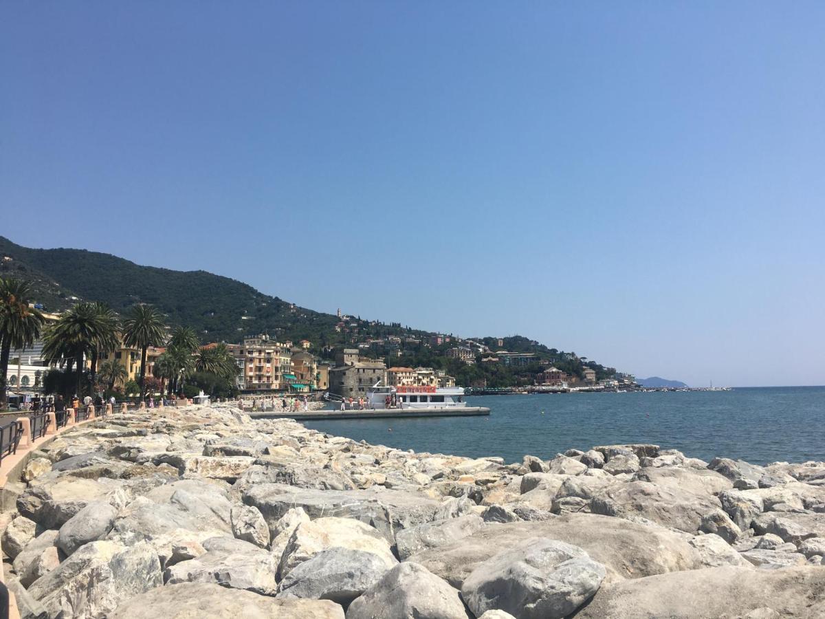 In Centro A Рапалло Экстерьер фото
